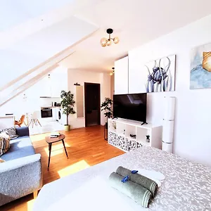 Apartamento Ee, Bucarest