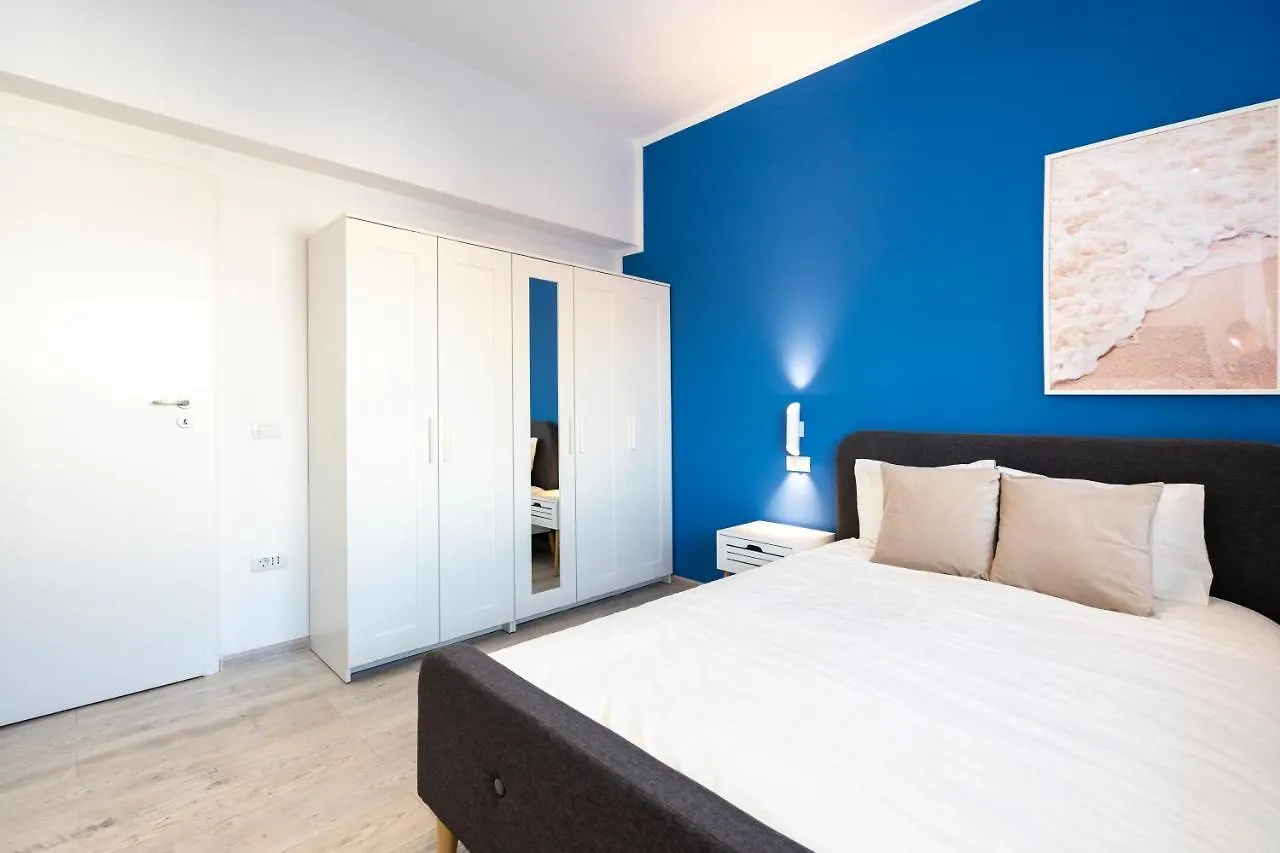 Blue Design Apartament In Magheru Bucharest